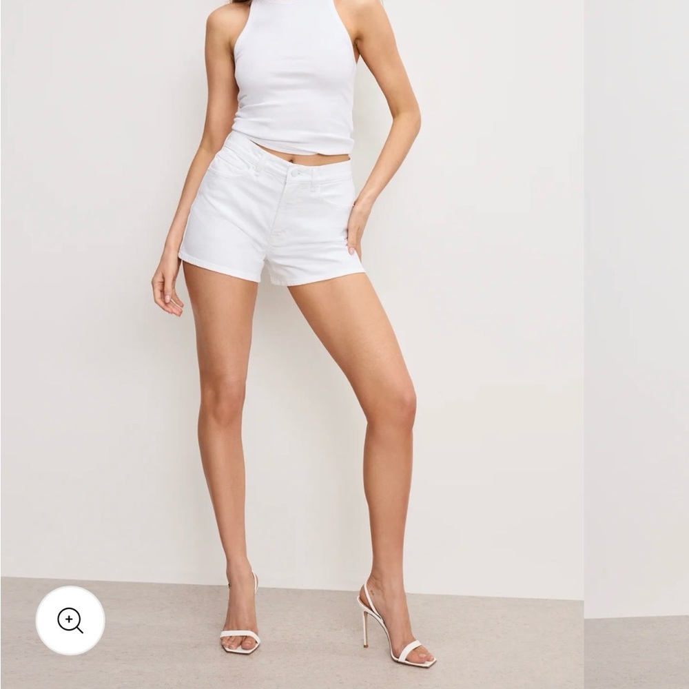NEW NWT Good American Good 90’s short 4/27 in white001